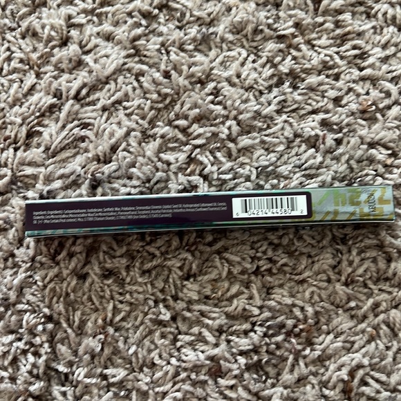 24/7 GLIDE-ON WATERPROOF EYELINER PENCIL - Picture 8 of 8